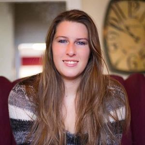 Meet your Posher, Becca